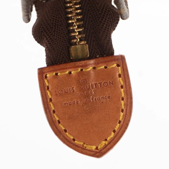 Louis Vuitton Poche Toilette in Monogram Canvas - Picture 7 of 8